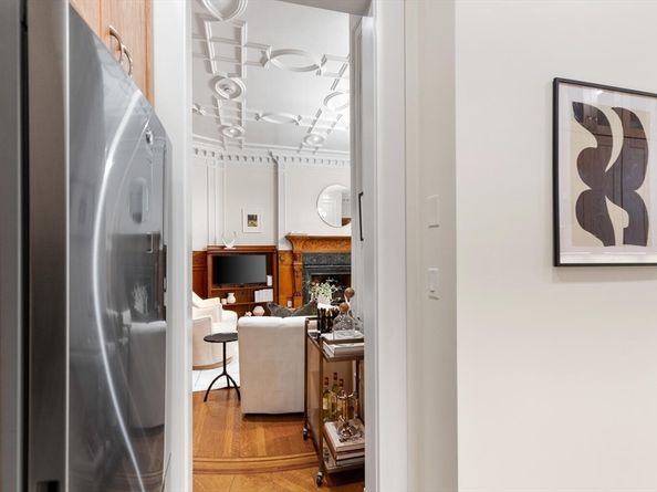 261 Marlborough St 4R, Boston MA 02116