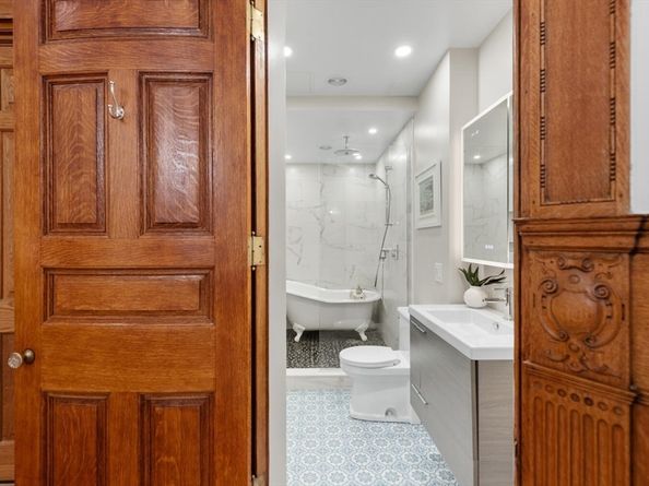 261 Marlborough St 4R, Boston MA 02116