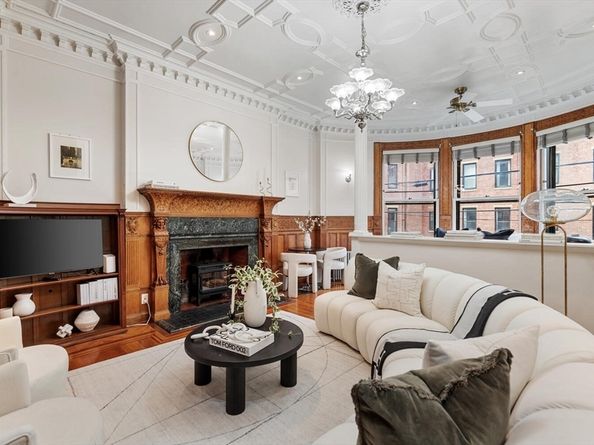 261 Marlborough St 4R, Boston MA 02116