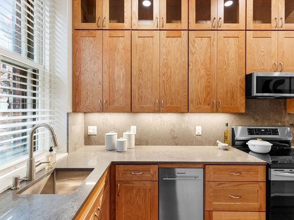 261 Marlborough St 4R, Boston MA 02116