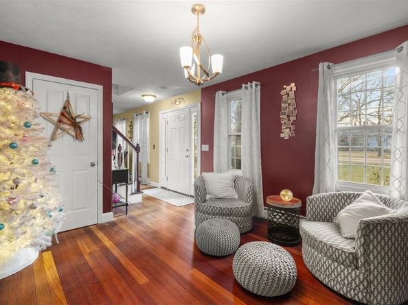 141 Peach St, Barre MA 01005