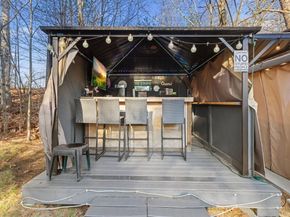 141 Peach St, Barre MA 01005