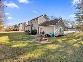 141 Peach St, Barre MA 01005