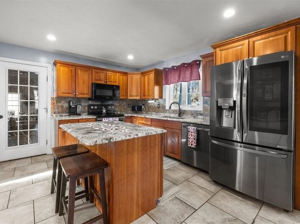 141 Peach St, Barre MA 01005