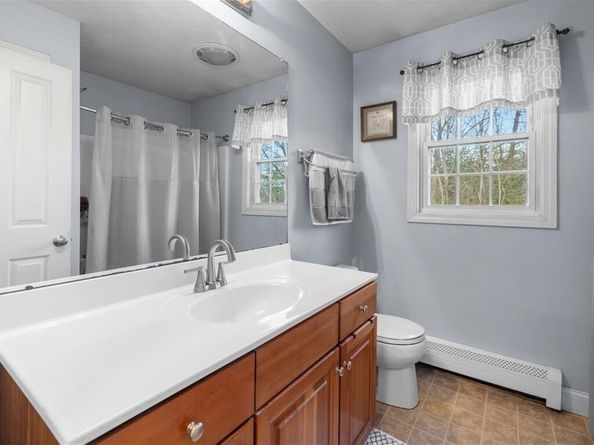 141 Peach St, Barre MA 01005