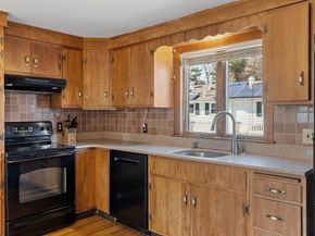 3 South Amos St, Tewksbury MA 01876