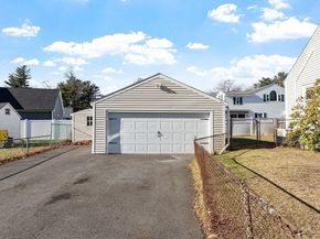 3 South Amos St, Tewksbury MA 01876