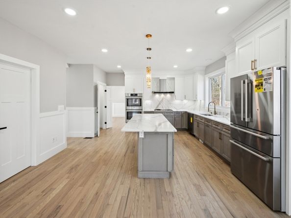 10 Falcon Dr, Shrewsbury MA 01545