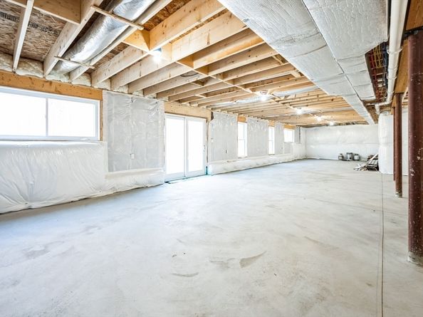 10 Falcon Dr, Shrewsbury MA 01545