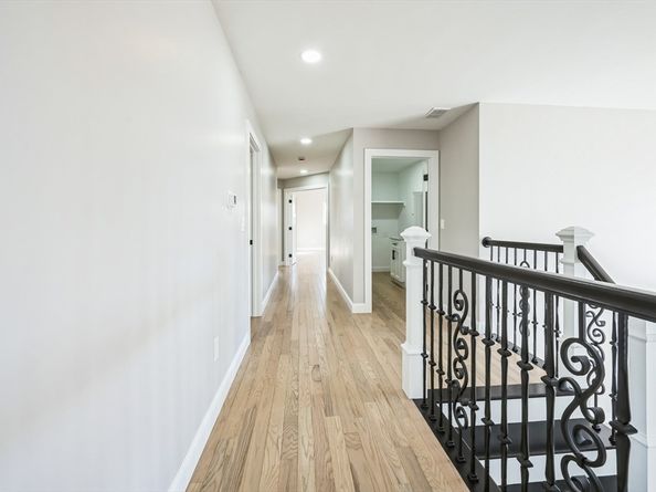 10 Falcon Dr, Shrewsbury MA 01545