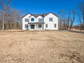 10 Falcon Dr, Shrewsbury MA 01545