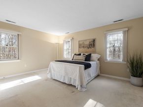 34 Pickman Dr, Bedford MA 01730