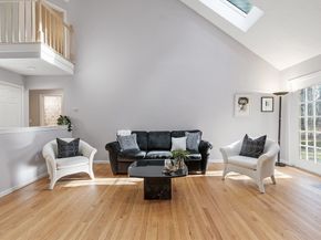 34 Pickman Dr, Bedford MA 01730