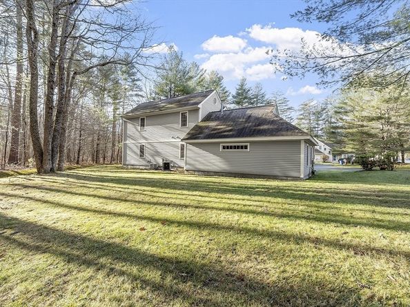 34 Pickman Dr, Bedford MA 01730