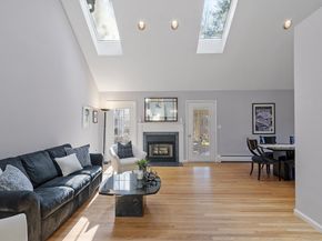 34 Pickman Dr, Bedford MA 01730