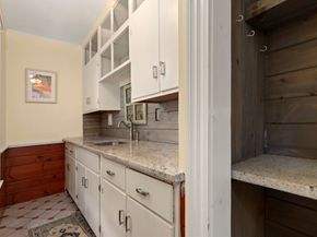 17 Cliff St, Salem MA 01970