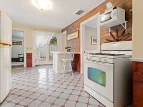 17 Cliff St, Salem MA 01970