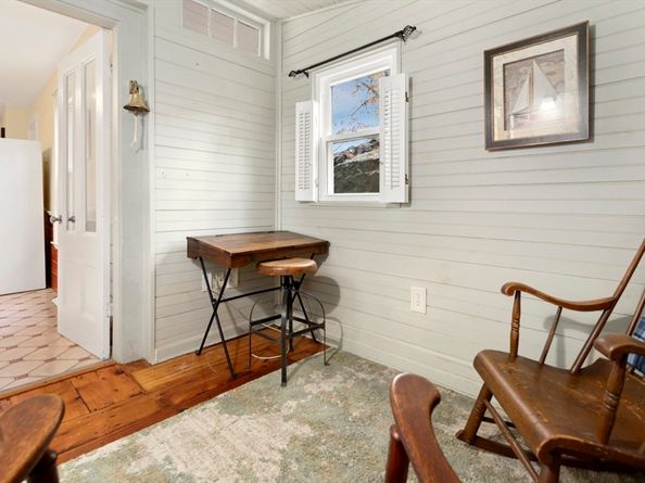 17 Cliff St, Salem MA 01970