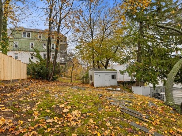 17 Cliff St, Salem MA 01970