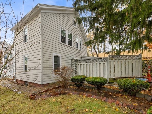 17 Cliff St, Salem MA 01970