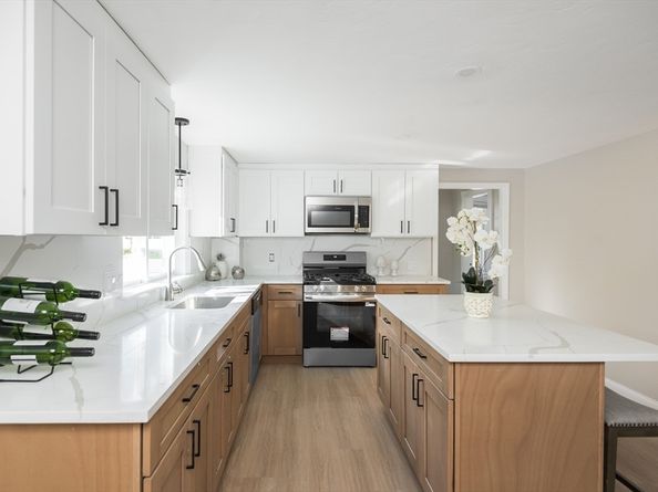 1085 Bedford St, Abington MA 02351