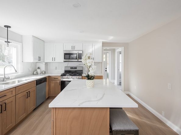 1085 Bedford St, Abington MA 02351