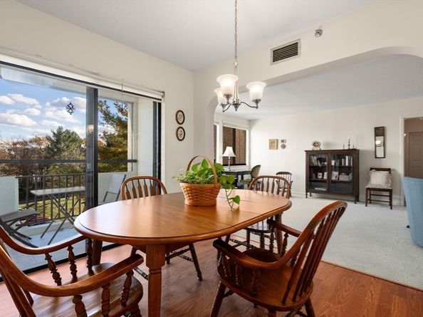 250 Hammond Pond Pkwy 614S, Newton MA 02467