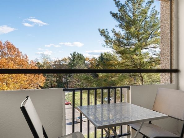 250 Hammond Pond Pkwy 614S, Newton MA 02467