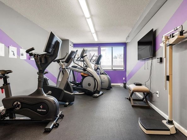 250 Hammond Pond Pkwy 614S, Newton MA 02467