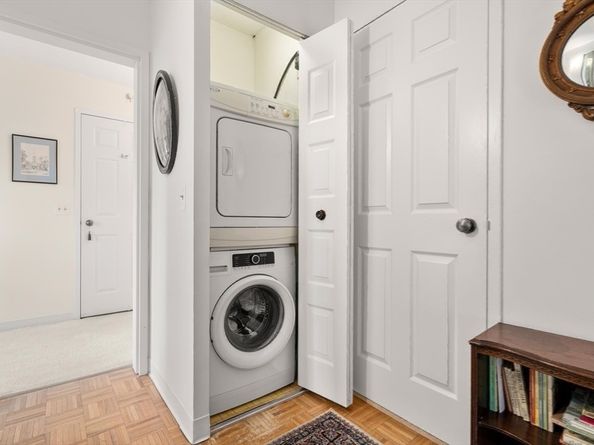 250 Hammond Pond Pkwy 614S, Newton MA 02467