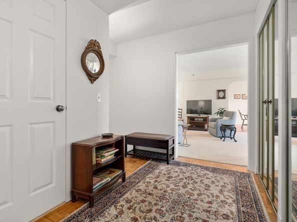 250 Hammond Pond Pkwy 614S, Newton MA 02467