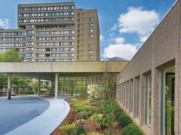 250 Hammond Pond Pkwy 614S, Newton MA 02467