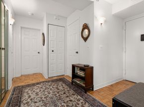 250 Hammond Pond Pkwy 614S, Newton MA 02467