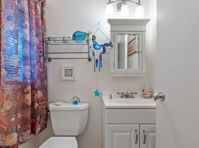 36 Brownlea Rd, Framingham MA 01701