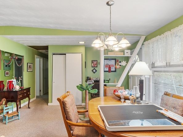 36 Brownlea Rd, Framingham MA 01701