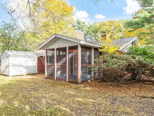 36 Brownlea Rd, Framingham MA 01701