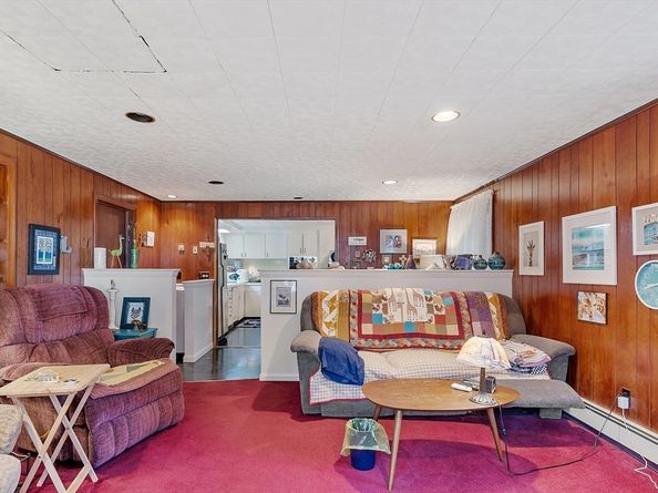 36 Brownlea Rd, Framingham MA 01701