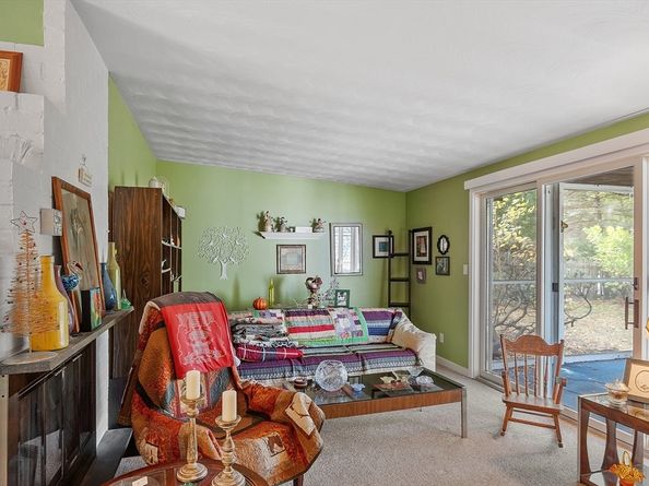 36 Brownlea Rd, Framingham MA 01701