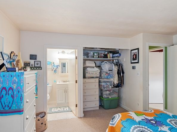 36 Brownlea Rd, Framingham MA 01701