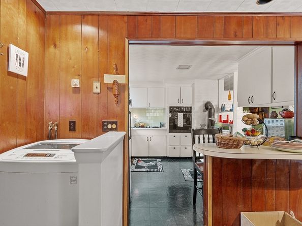 36 Brownlea Rd, Framingham MA 01701