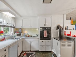 36 Brownlea Rd, Framingham MA 01701