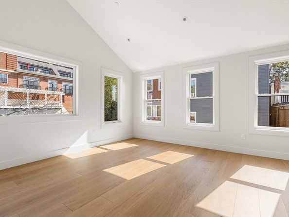 9 Armory St, Boston MA 02129