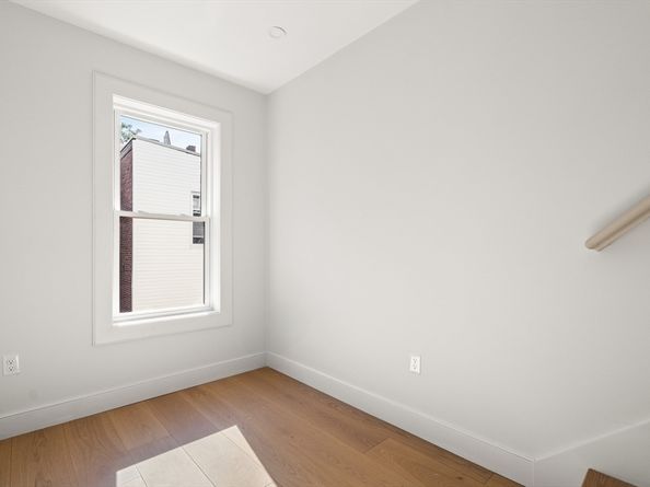 9 Armory St, Boston MA 02129