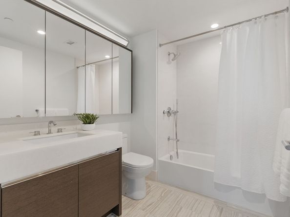 100 Lovejoy Wharf 10H, Boston MA 02114