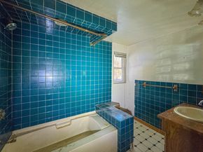 23 Fifth Ave, Lakeville MA 02347