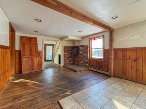23 Fifth Ave, Lakeville MA 02347