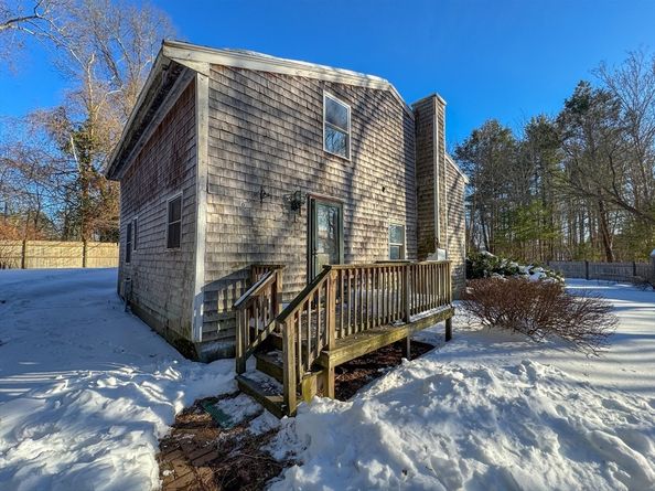 23 Fifth Ave, Lakeville MA 02347