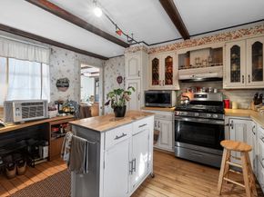 227 E Main St, Middleboro MA 02346