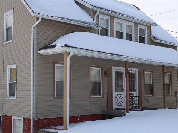 25 Quinebaug Road, Dudley MA 01571