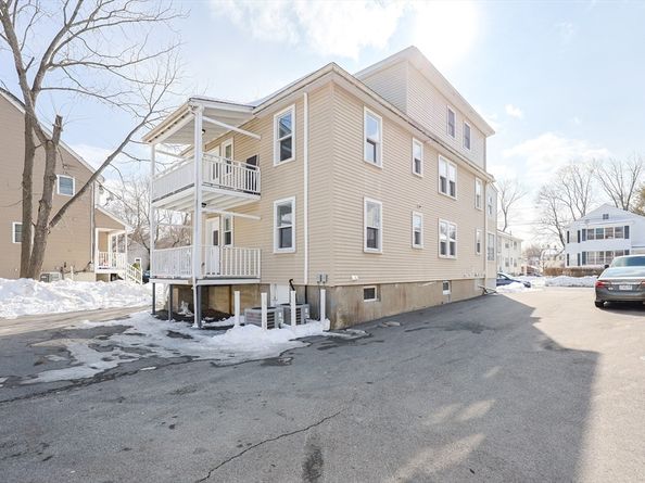 96 Mansfield St, Framingham MA 01702